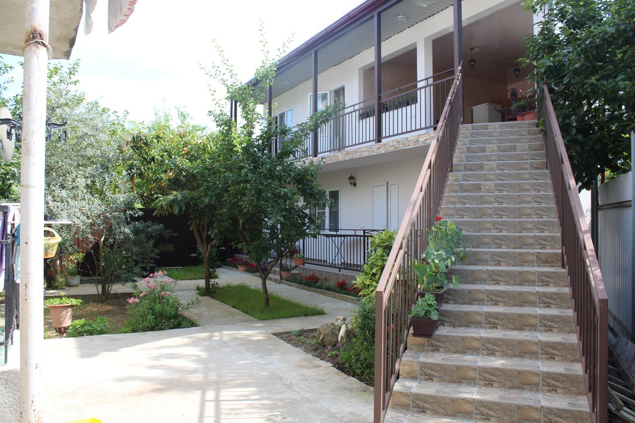 Guest House U Aleny Gagra Exterior foto